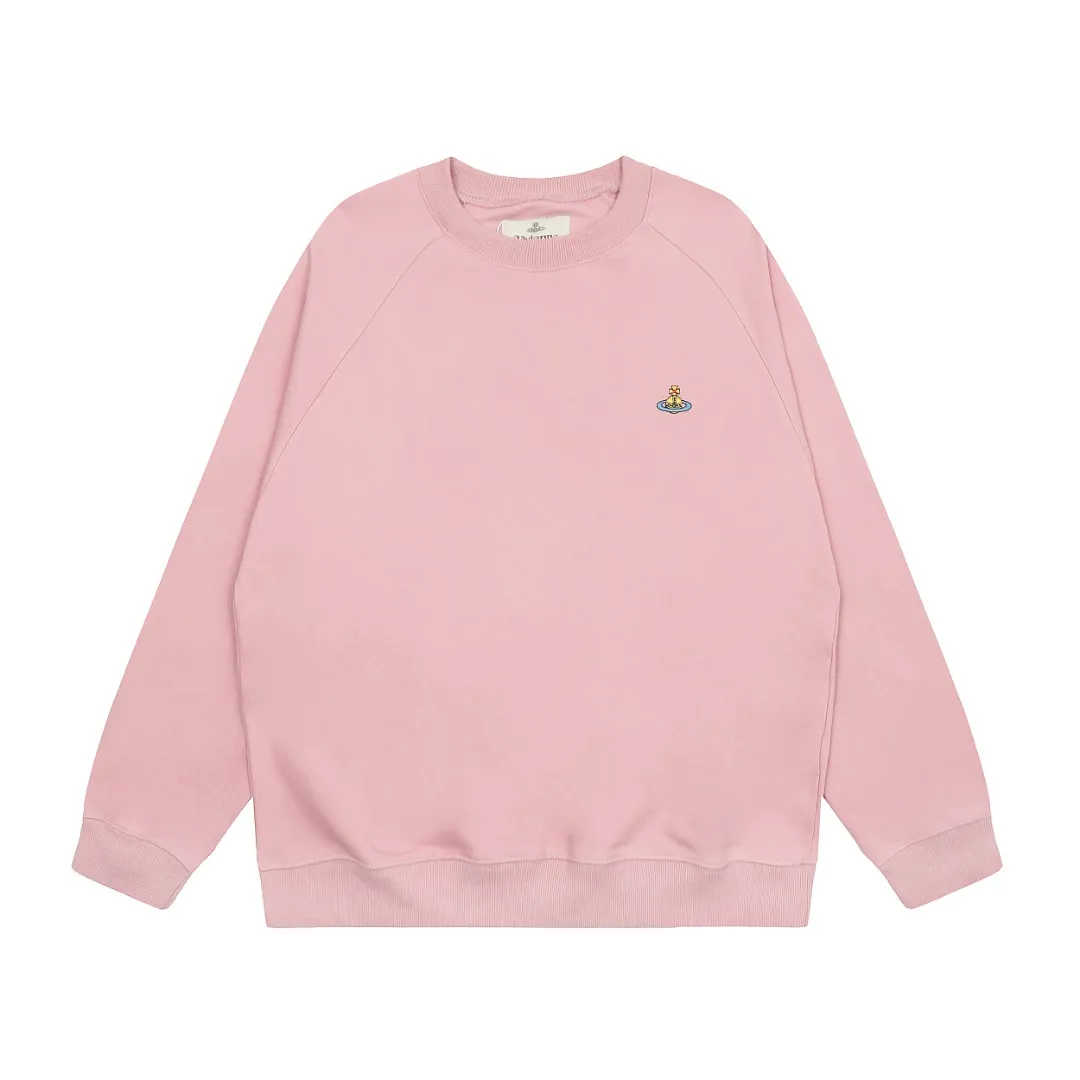VIVI07# "Exclusive hot style" vivienne west wood West Queen Vivienne Saturn classic small label round neck sweatshirt, the top hot style in 2024, no need to say more, just open the details directly YB mold opening, correct overlock neckline details ⚠️The authentic product is the overlock threaded collar, there is no collar strip. Our family only makes the right version, and we are careful to ensure that the first release of the Queen Mother on the whole network is accurate. The full series of correct accessories, every detail is completely restored Straight up to full Size: XS-L